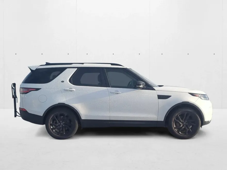 2018 Land Rover Discovery HSE photo 1