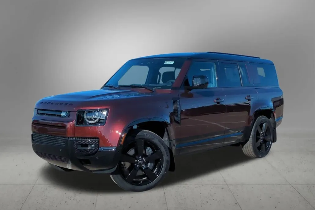 2025 Land Rover Defender 130 X-Dynamic SE photo 1