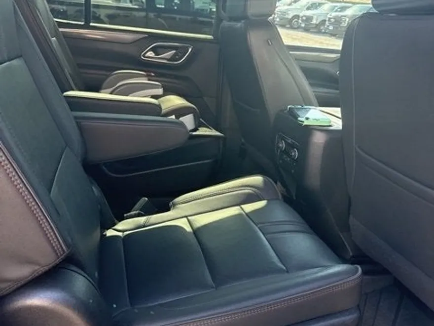 2022 Chevrolet Tahoe RST photo 1