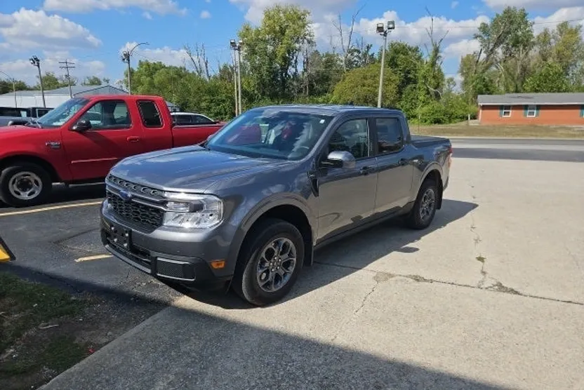 2023 Ford Maverick XLT photo 1