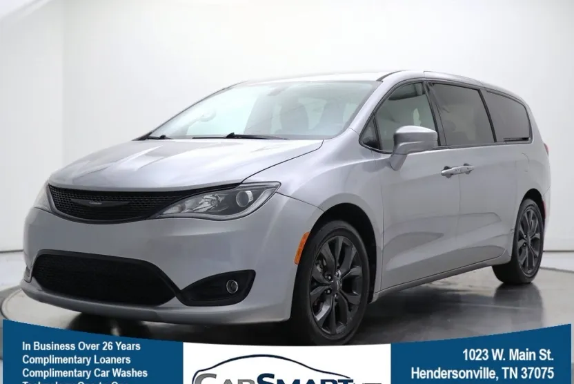 2019 Chrysler Pacifica Touring Plus photo 1