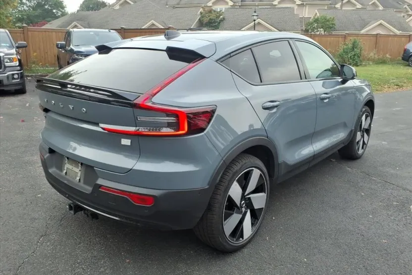 2023 Volvo C40 Recharge Ultimate photo 1