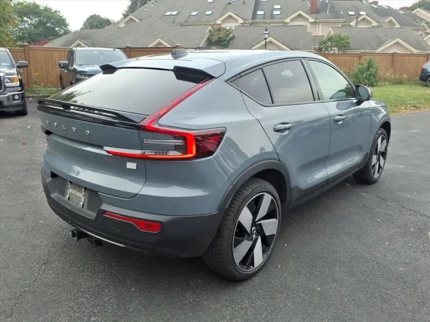 2023 Volvo C40 Recharge Ultimate photo 1