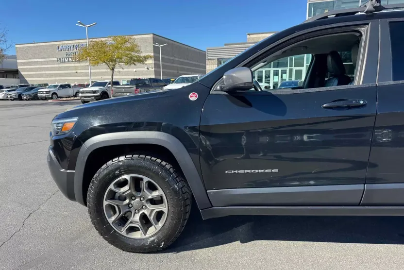 2020 Jeep Cherokee Trailhawk photo 1