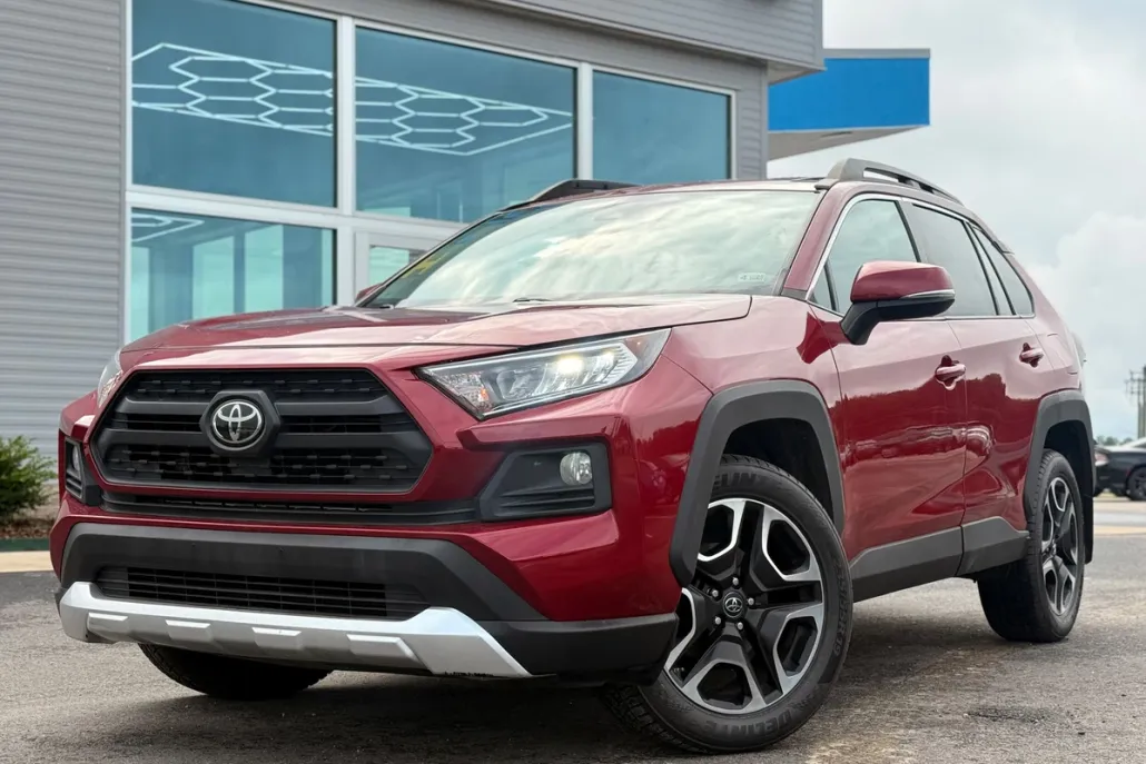2019 Toyota RAV4 Adventure photo 1