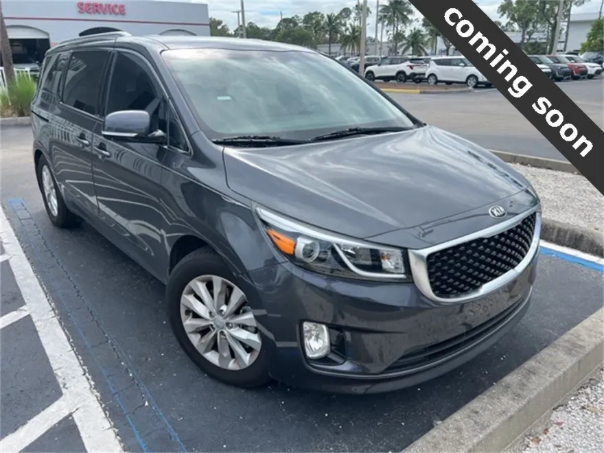 2016 Kia Sedona EX photo 1