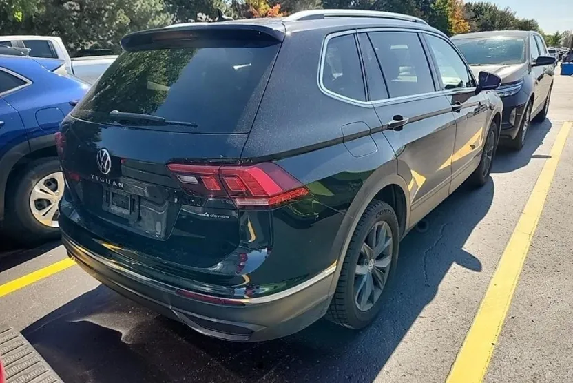 2022 Volkswagen Tiguan SE photo 1