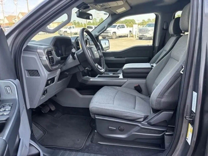 2024 Ford F-150 XLT photo 1