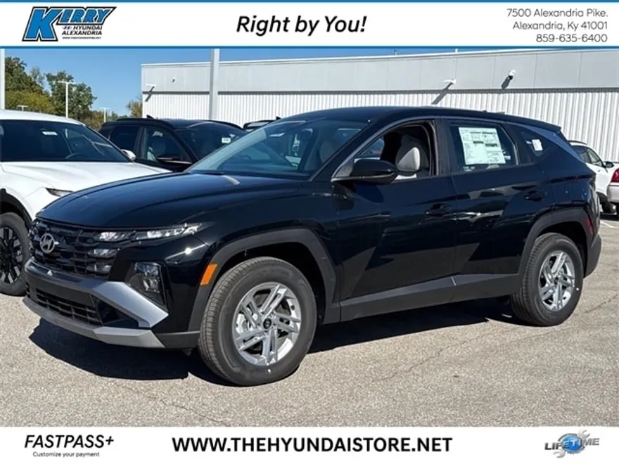 2025 Hyundai Tucson SE photo 1