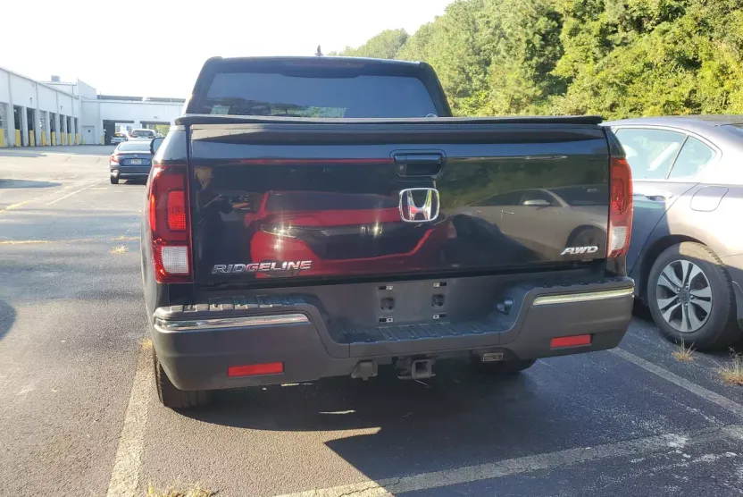 2017 Honda Ridgeline Sport photo 1