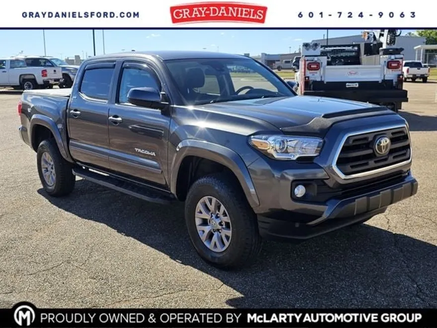 2018 Toyota Tacoma SR5 V6 photo 1
