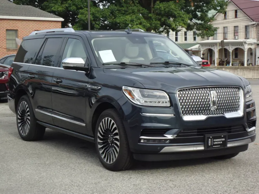 2021 Lincoln Navigator Black Label photo 1