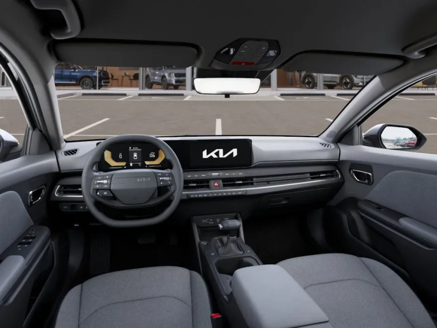 2025 Kia K4 LXS photo 1