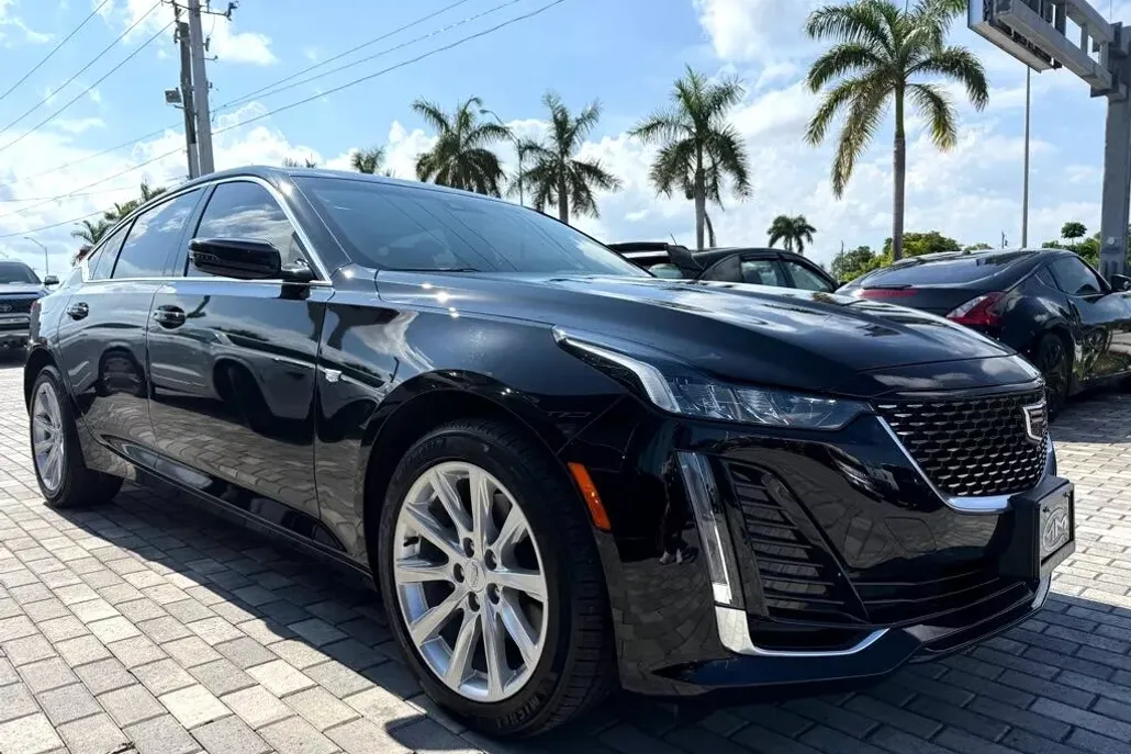 2024 Cadillac CT5 Luxury photo 1