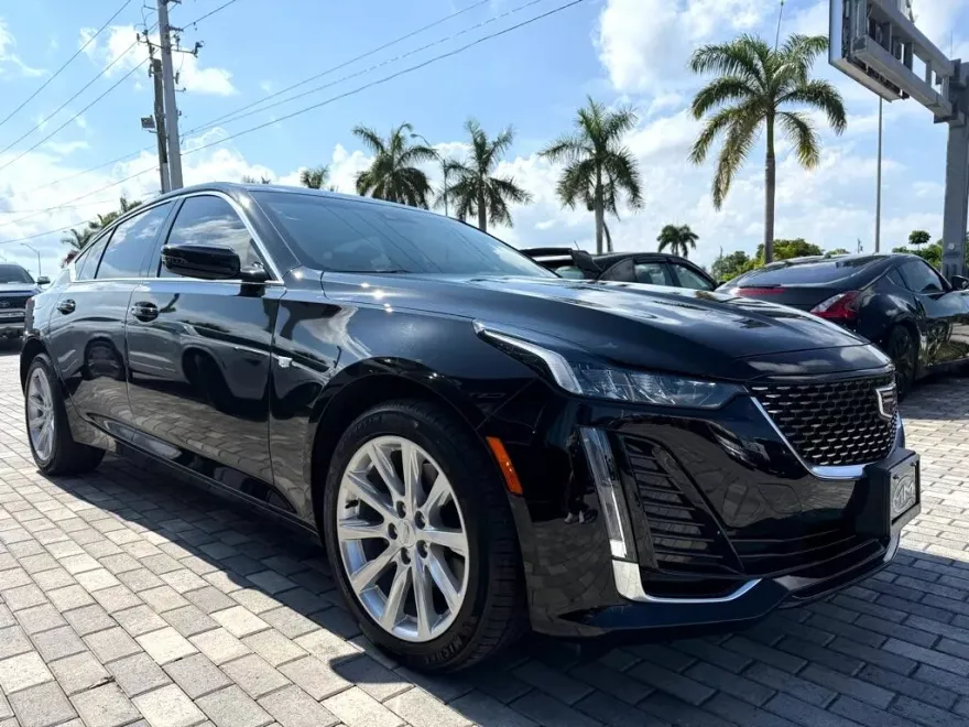 2024 Cadillac CT5 Luxury photo 1