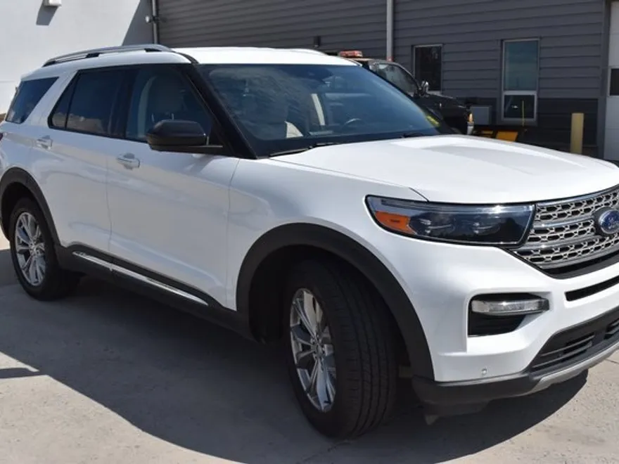 2023 Ford Explorer Limited photo 1