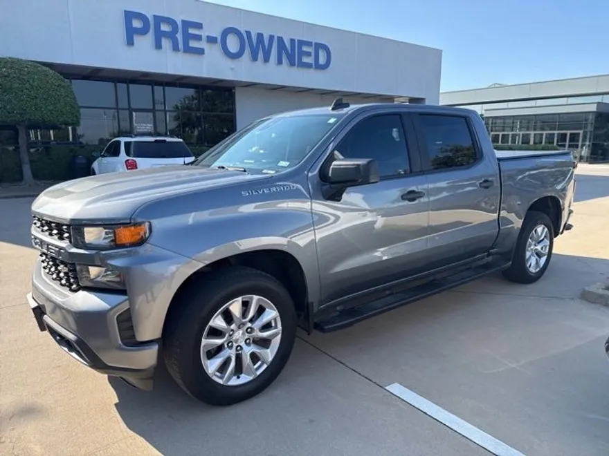 2022 Chevrolet Silverado 1500 Custom photo 1