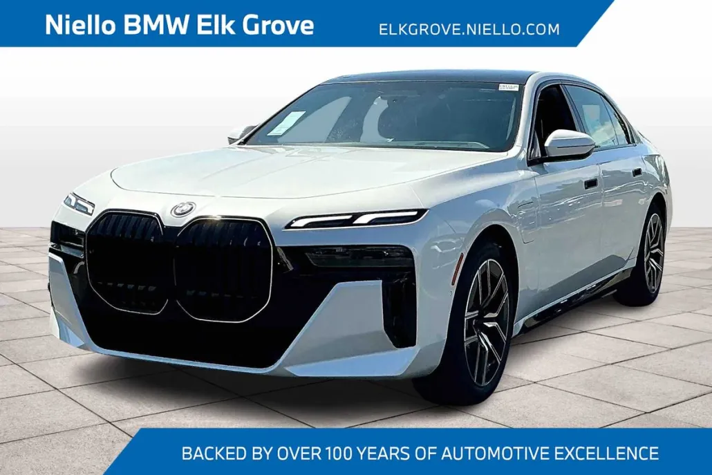 2026 Bmw 750e photo 1