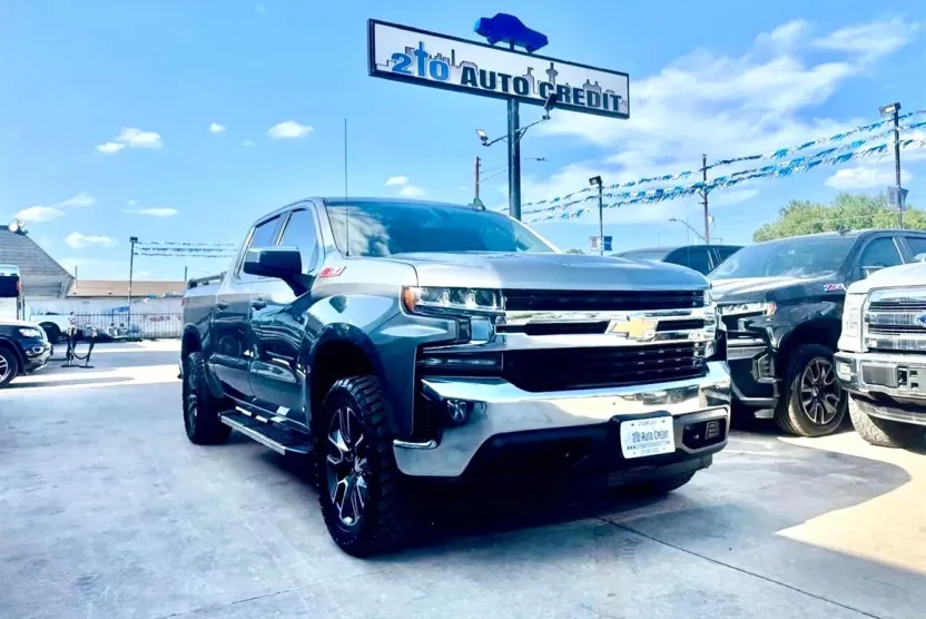 2021 Chevrolet Silverado 1500 LT photo 1