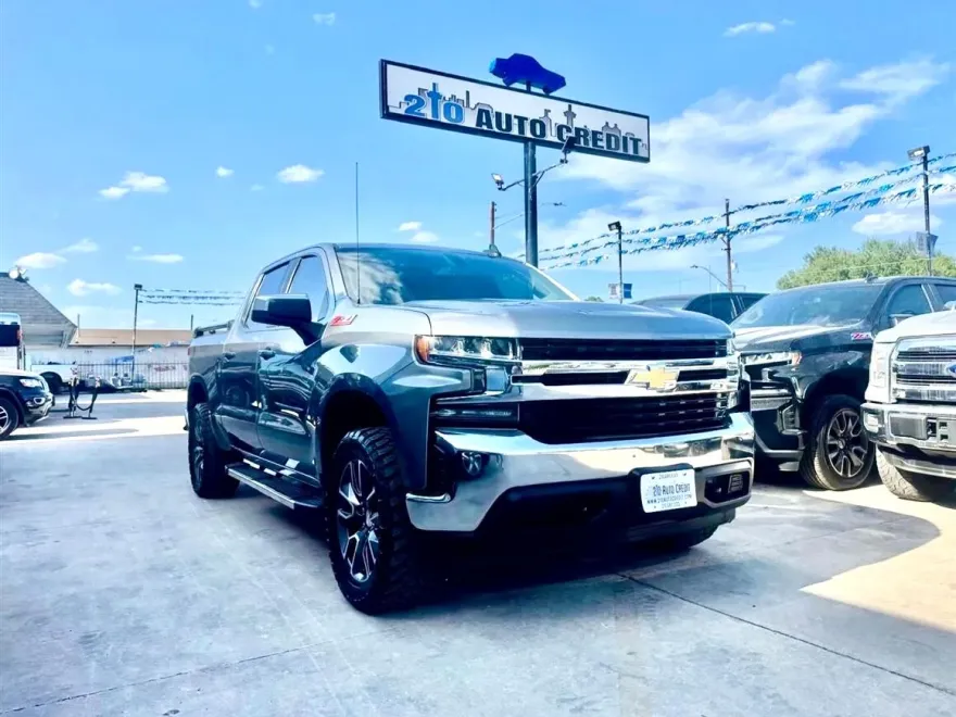 2021 Chevrolet Silverado 1500 LT photo 1