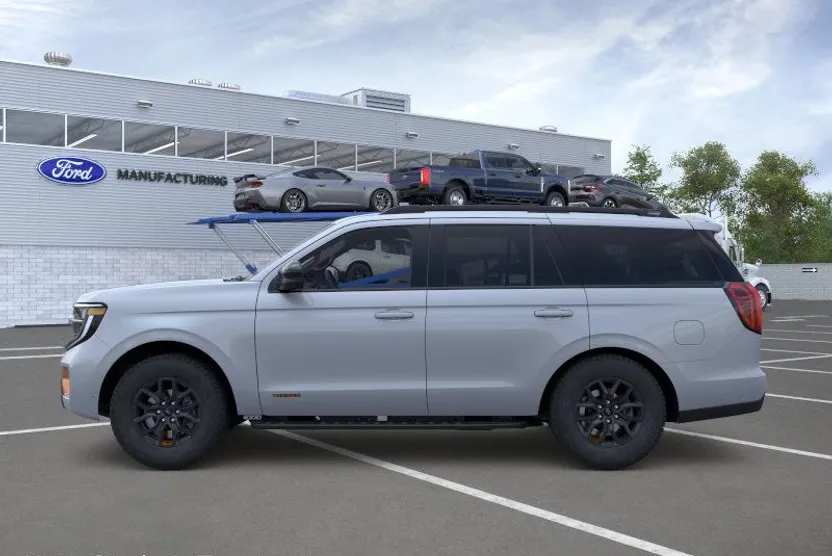 2025 Ford Expedition photo 1