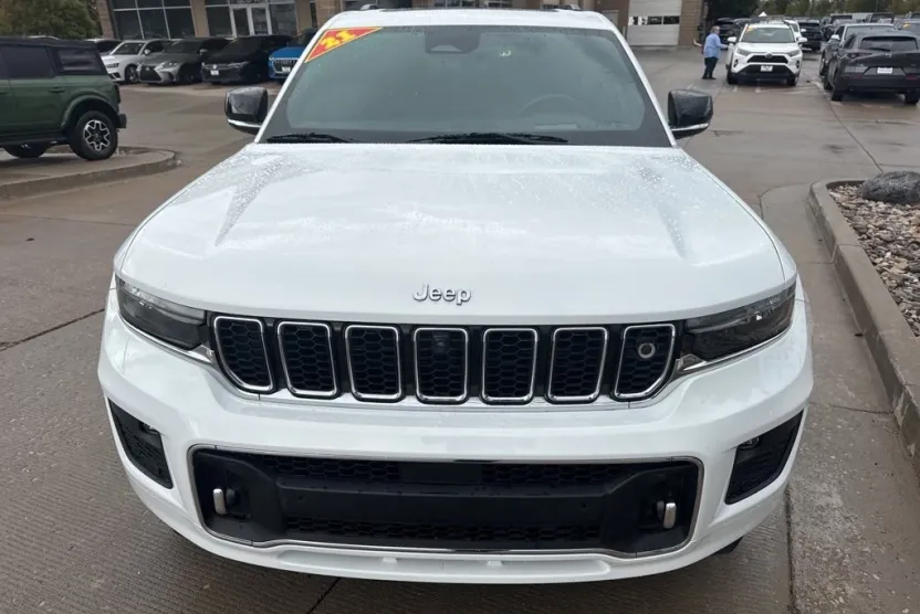 2021 Jeep Grand Cherokee Overland photo 1