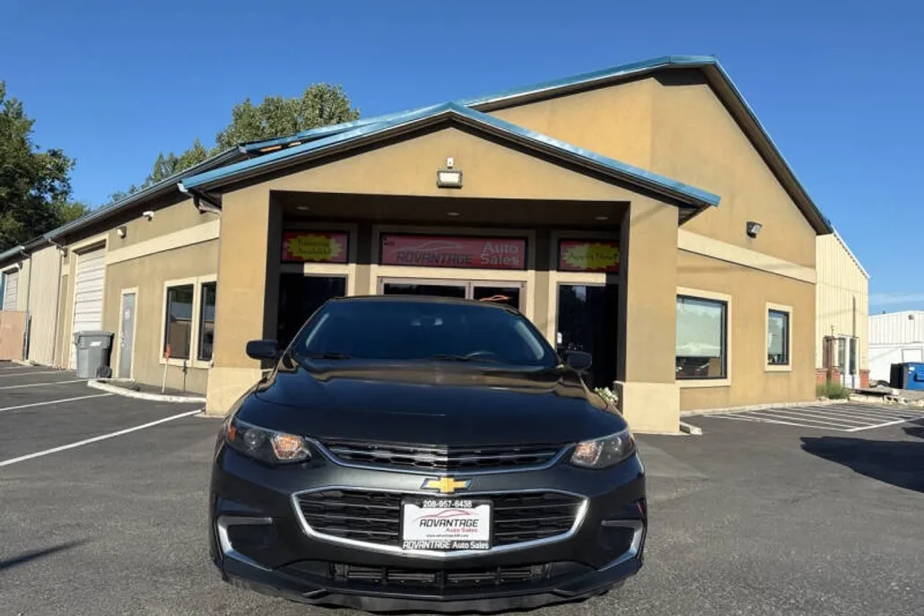 2017 Chevrolet Malibu LS photo 1