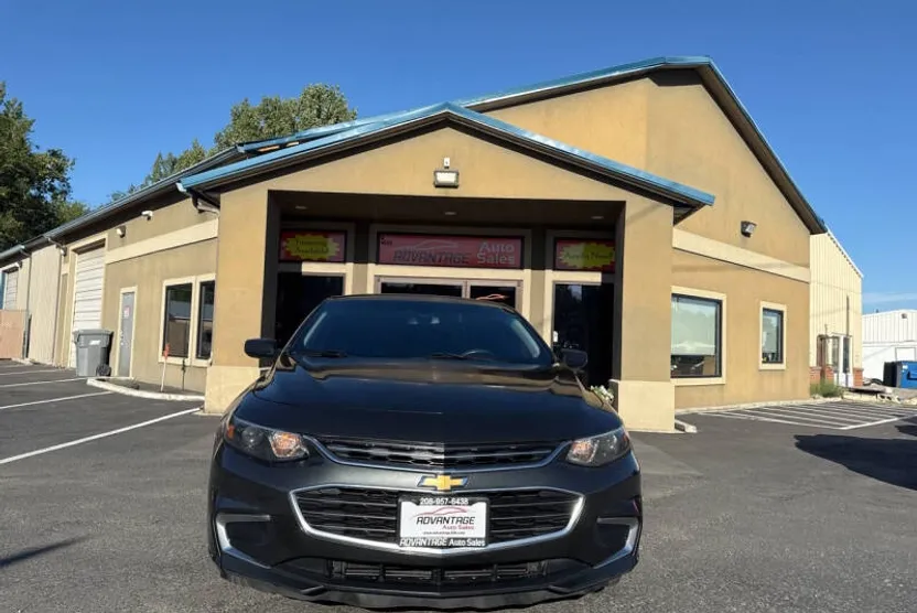 2017 Chevrolet Malibu LS photo 1