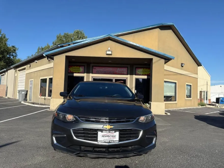 2017 Chevrolet Malibu LS photo 1