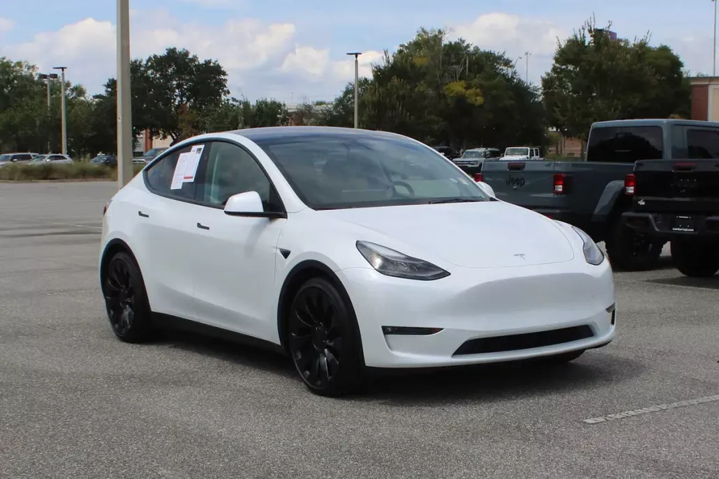 2023 Tesla Model Y Performance photo 1