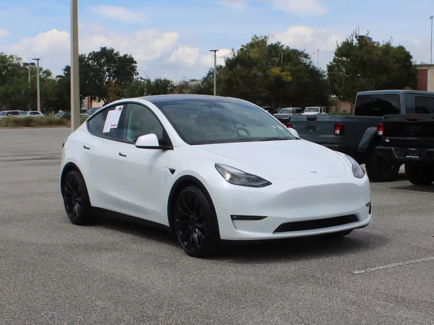 2023 Tesla Model Y Performance photo 1