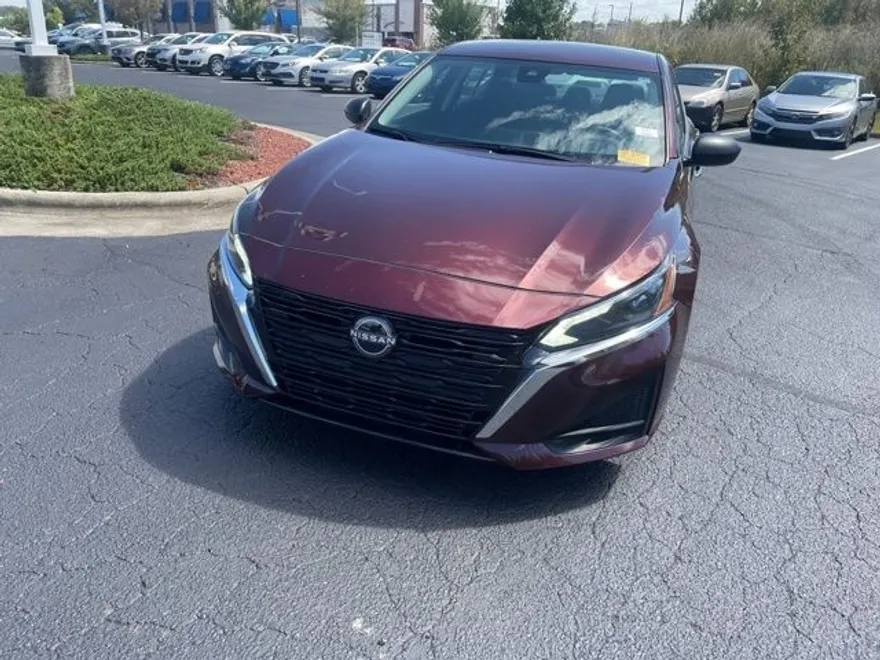 2024 Nissan Altima 2.5 SV photo 1
