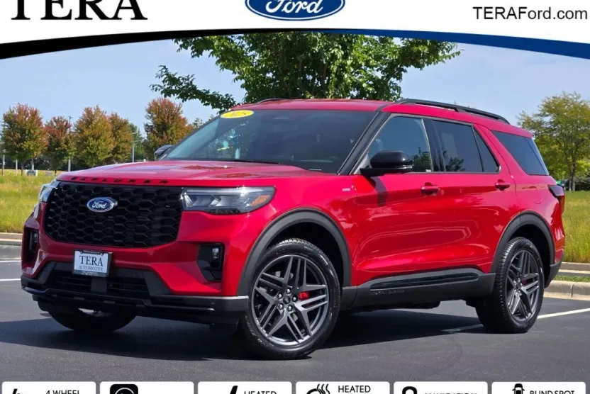 2025 Ford Explorer ST-Line photo 1