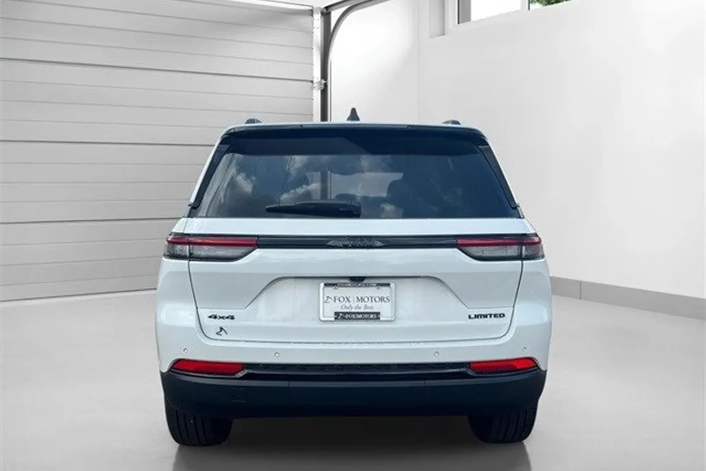 2025 Jeep Grand Cherokee Limited photo 1