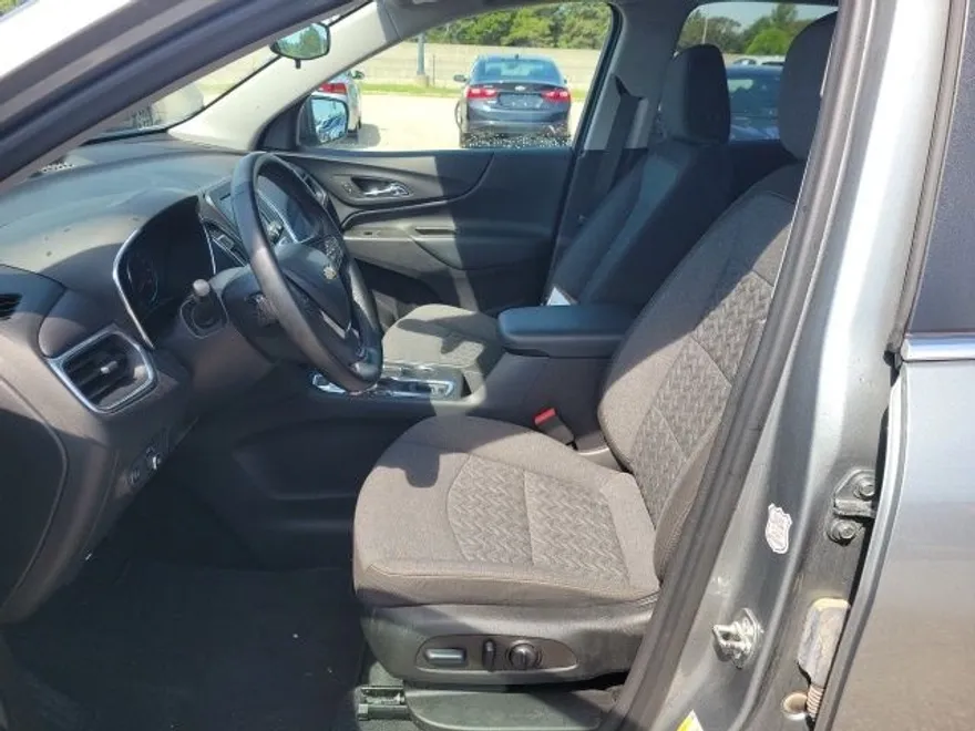 2024 Chevrolet Equinox LT photo 1