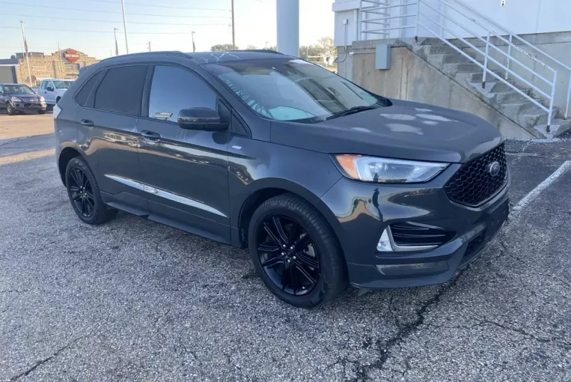 2021 Ford Edge ST photo 1