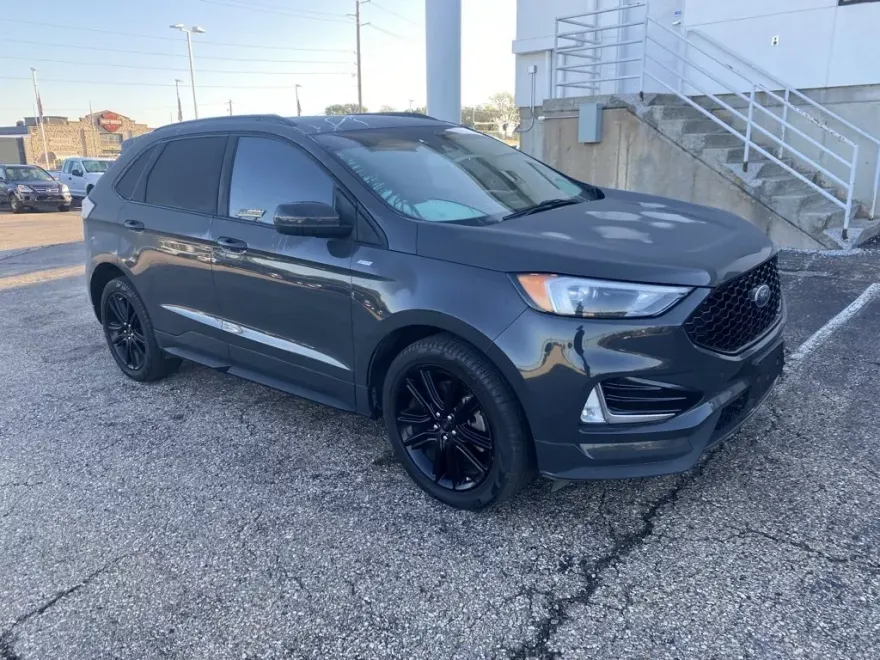 2021 Ford Edge ST photo 1