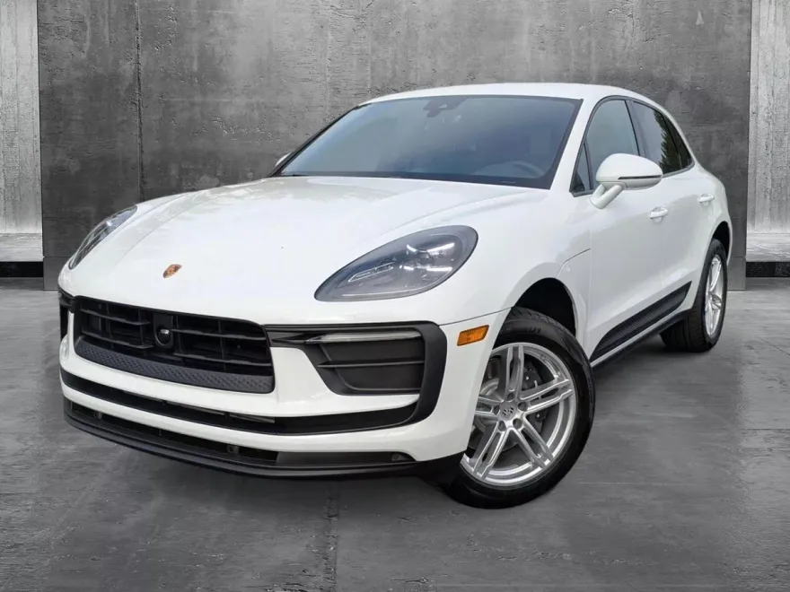 2025 Porsche Macan T photo 1