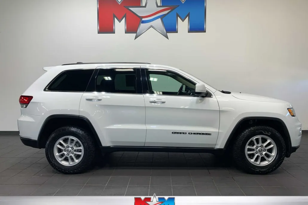 2020 Jeep Grand Cherokee Laredo photo 1