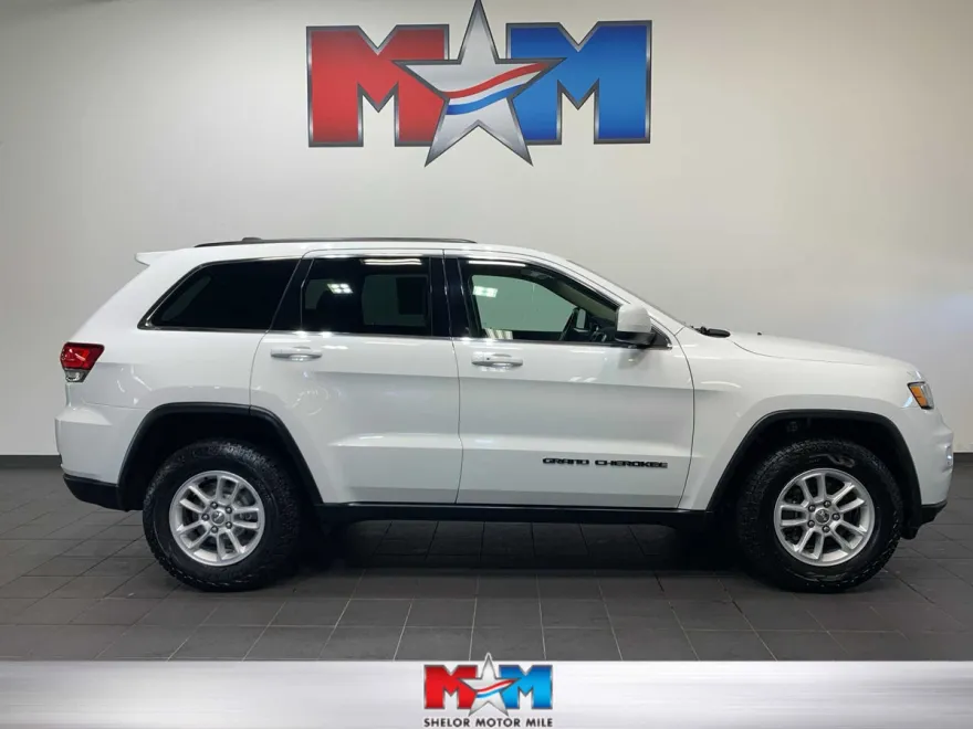 2020 Jeep Grand Cherokee Laredo photo 1