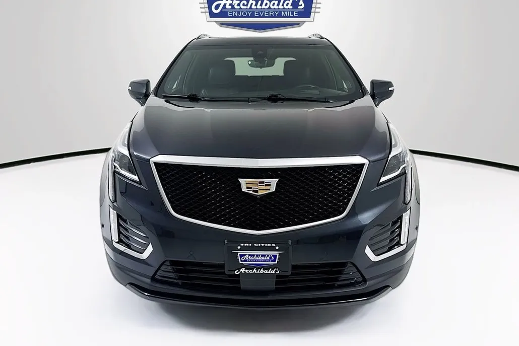 2022 Cadillac XT5 Sport photo 1
