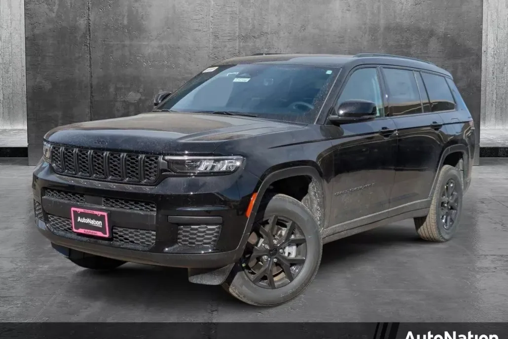 2025 Jeep Grand Cherokee Altitude photo 1