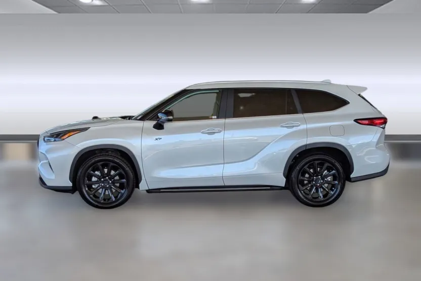 2023 Toyota Highlander Limited Platinum XLE XSE photo 1