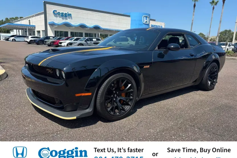 2023 Dodge Challenger R/T Scat Pack photo 1