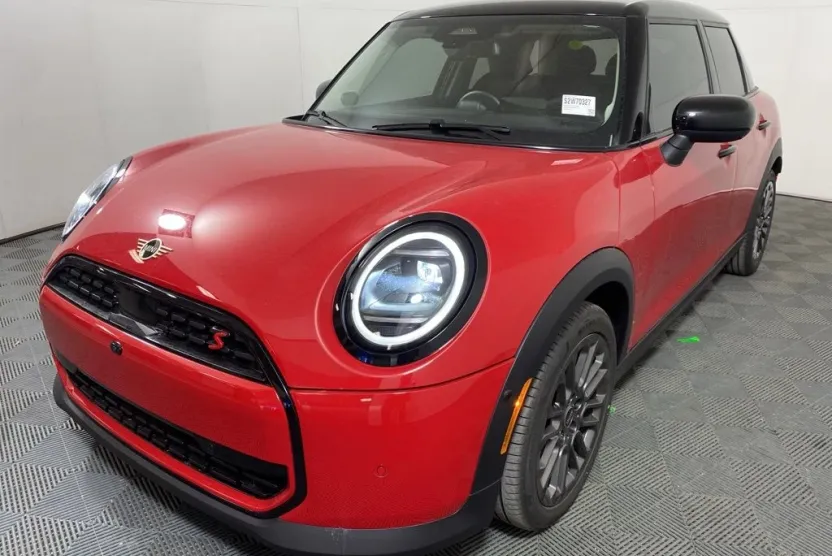 2025 Mini Cooper S Iconic photo 1