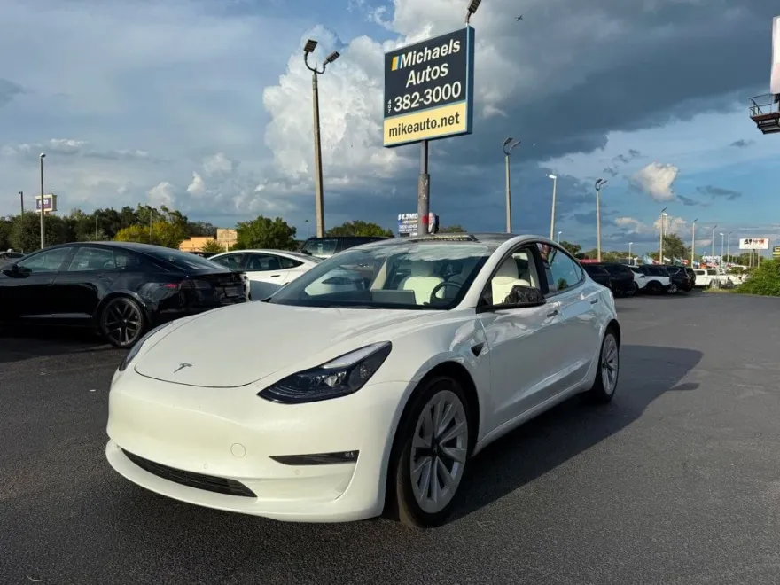 2022 Tesla Model 3 Long Range photo 1