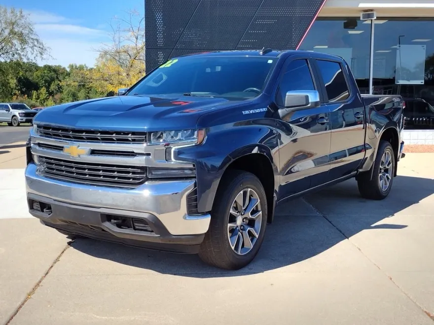 2022 Chevrolet Silverado 1500 LT photo 1