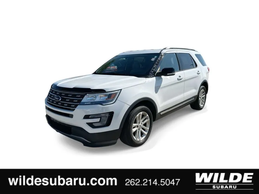 2017 Ford Explorer XLT photo 1