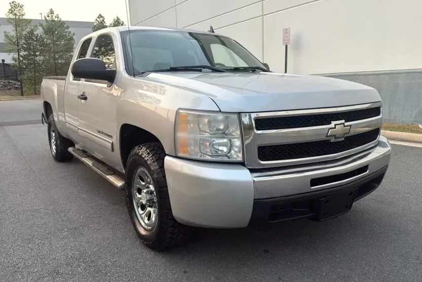 2011 Chevrolet Silverado 1500 LS photo 1