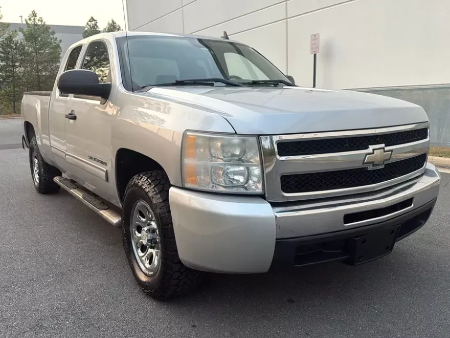2011 Chevrolet Silverado 1500 LS photo 1